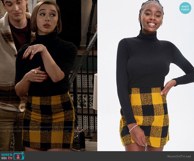 Forever 21 Tweed Buffalo Plaid Mini Skirt worn by Celia (Emma Caymares) on Call Your Mother