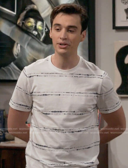 Freddie's white tie dye stripe t-shirt on Call Your Mother