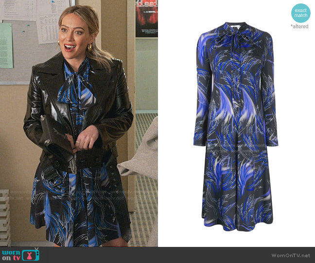 Wave Print Shirt Dress by Givenchy worn by Kelsey Peters (Hilary Duff) on Younger