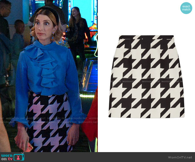 Houndstooth Print Mini Skirt by Gucci worn by Lauren (Molly Bernard) on Younger