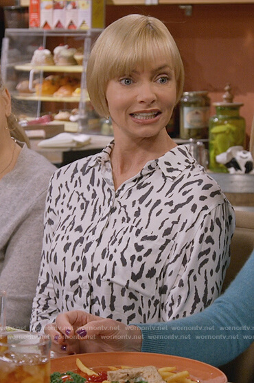 Jill's white cheetah print blouse on Mom