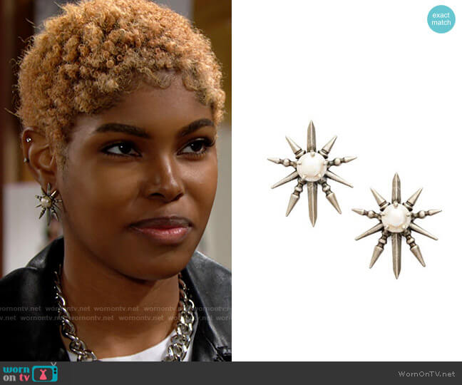 Kendra Scott Rogan Pearl Stud Earrings worn by Paris Buckingham (Diamond White) on The Bold and the Beautiful