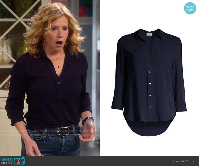 Wornontv Vanessas Navy Button Down Top On Last Man Standing Nancy Travis Clothes And