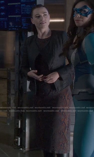 Lena's red snake print skirt on Supergirl