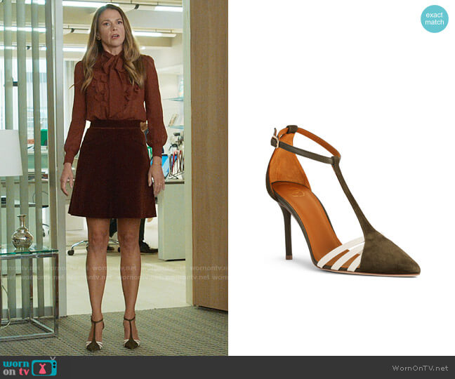 Malone Souliers Ila Pump in Green Suede worn by Liza Miller (Sutton Foster) on Younger