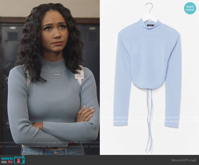 Ribbed Backless Long Sleeve Crop Top by Nasty Gal worn by Olivia Baker (Samantha Logan) on All American