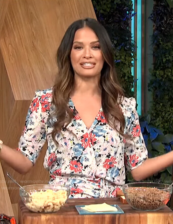 Rocsi Diaz’s floral wrap dress on E! News Daily Pop