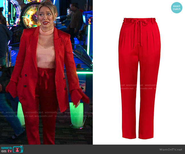 Biltmore Crinkle Stretch-Silk Trousers by Roland Mouret worn by Kelsey Peters (Hilary Duff) on Younger