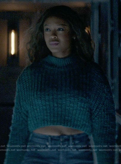 Ryan's teal cropped sweater on Batwoman