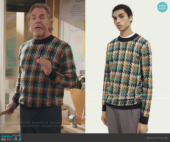 Checked crewneck wool-blend sweater by Scotch and Soda worn by Rick (Don Johnson) on Kenan