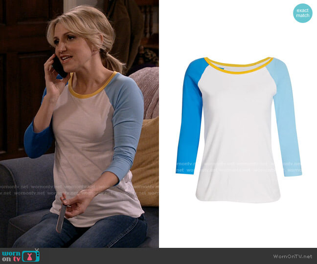 Warm Homerun Raglan T-shirt worn by Gina Dabrowski (Annaleigh Ashford) on B Positive