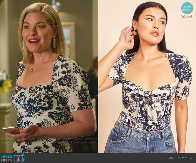 Wornontv Stephanie’s Blue And White Floral Top On Good Witch Kylee