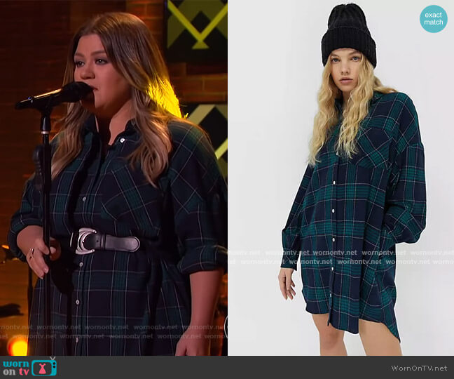 Oversized Boyfriend Shirt Dress in navy plaid by Stradivarius at ASOS worn by Kelly Clarkson on The Kelly Clarkson Show