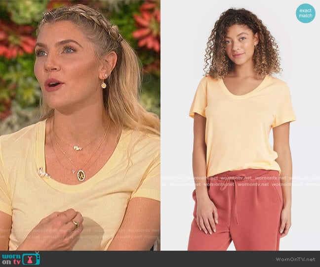 Short Sleeve Scoop Neck T-Shirt by A New Day worn by Amanda Kloots on The Talk