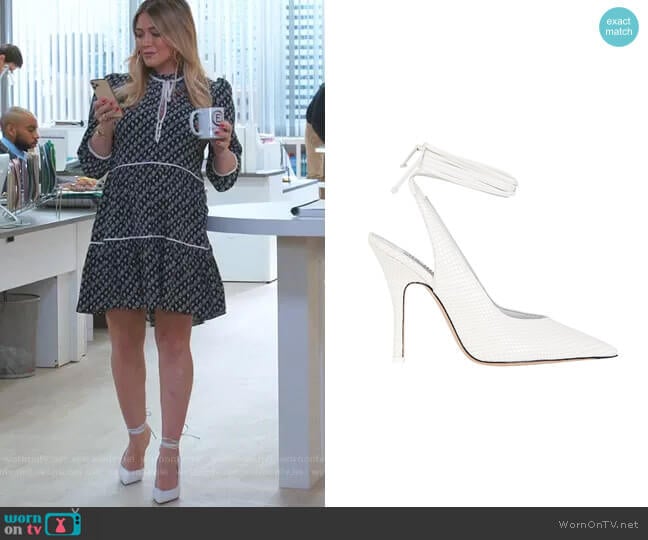 Venus Pumps by Attico worn by Kelsey Peters (Hilary Duff) on Younger