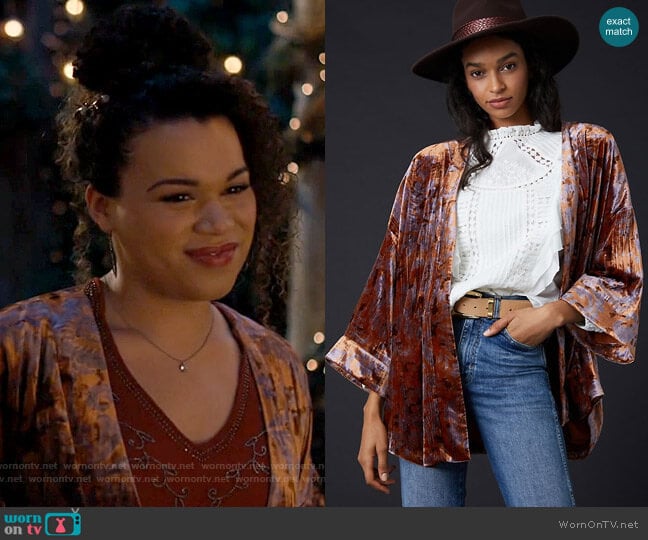 Anthropologie Esme Velvet Kimono Jacket worn by Josefina Reyes (Mareya Salazar) on Charmed