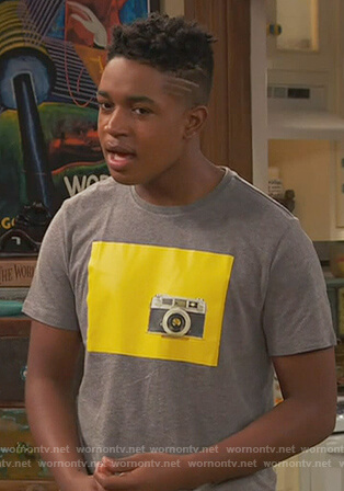 Booker's gray camera graphic tee on Ravens Home