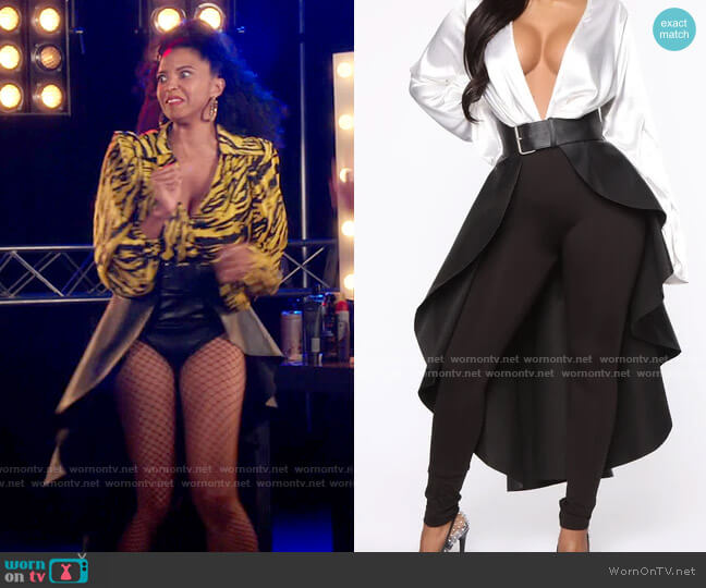 Fashion Nova Skirt Skirt Belt worn by Wickie Roy (Renée Elise Goldsberry) on Girls5eva