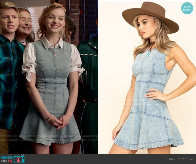 Free People Alex Denim Dress worn by Lily (Olivia Rose Keegan) on High School Musical The Musical The Series