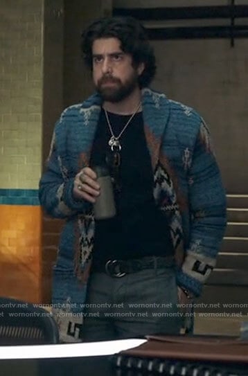 Harry’s blue patterned cardigan on The Equalizer