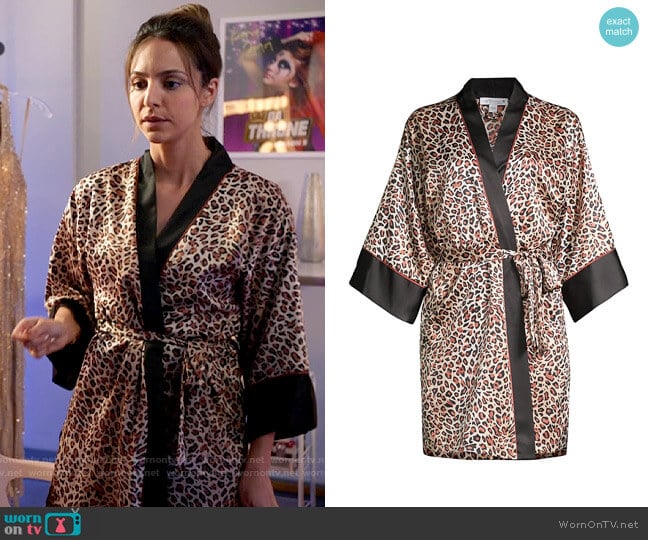 In Bloom Baby It's You Leopard-Print Robe worn by Zari Tomaz (Tala Ashe) on Legends of Tomorrow