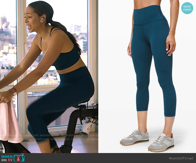 Lululemon Align Crop Leggings in Night Diver worn by Whitney Green (Amber Stevens West) on Run the World