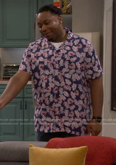 Marty's blue and red leaf print shirt on The Neighborhood