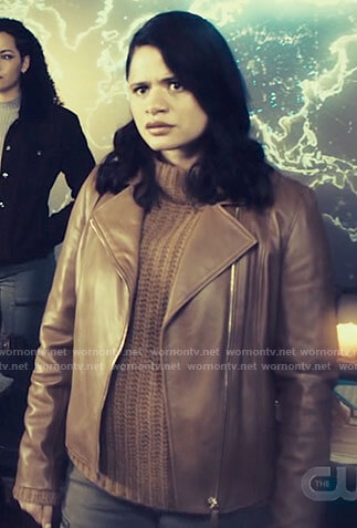 Mel's tan leather jacket on Charmed