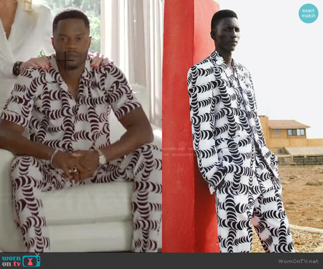 Mogo by Tongoro worn by Jeff Colby (Sam Adegoke) on Dynasty