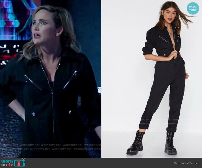 Nasty Gal Tailored Long Sleeve Zip Boilersuit worn by Sara Lance (Caity Lotz) on Legends of Tomorrow