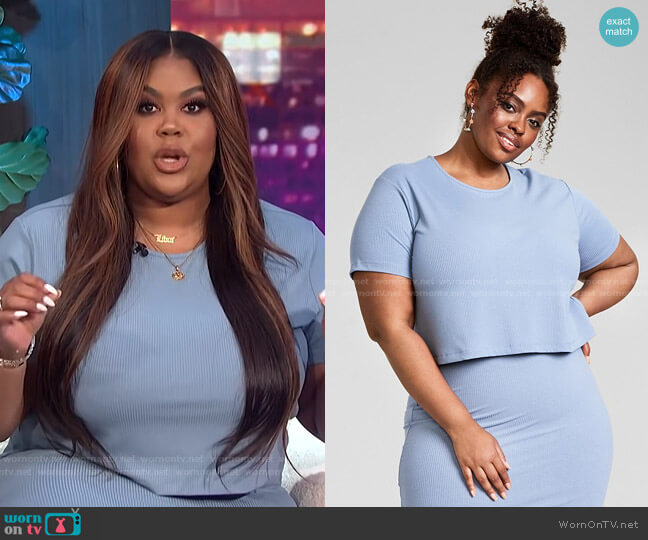 Trendy Plus Size Ribbed Knit Cropped T-Shirt by Nina Parker worn by Nina Parker on E! News