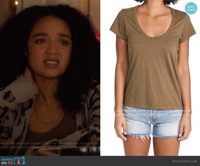 The Slub U Neck Tee by Rag and Bone worn by Kat Edison (Aisha Dee) on The Bold Type