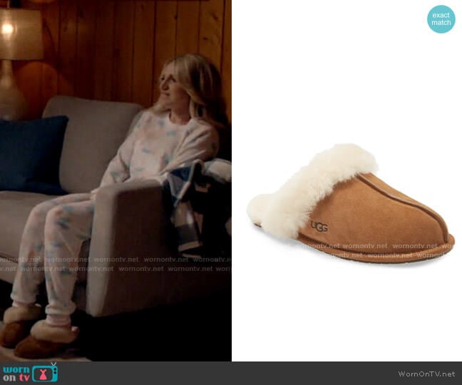 Ugg Scuffette II Slipper worn by Gina Dabrowski (Annaleigh Ashford) on B Positive