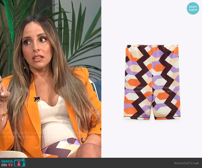 Geometric print Cycling Shorts by Zara worn by Lilliana Vazquez on E! News