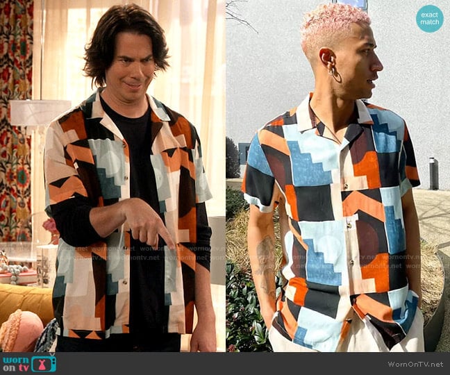 ASOS DESIGN relaxed camp collar shirt with abstract blocks print in brown worn by Spencer Shay (Jerry Trainor) on iCarly