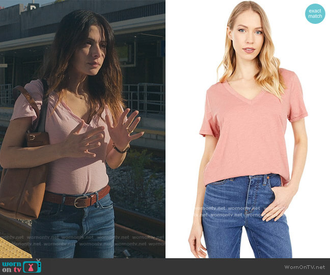 Whisper Cotton V-Neck Tee by Madewell worn by Billie Connelly (Sara Shari) on Sex/Life