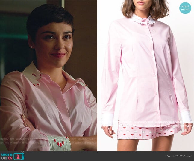 Hand-shaped Collar Shirt by Vivetta worn by Ari Blanco (Carla Diaz) on Elite