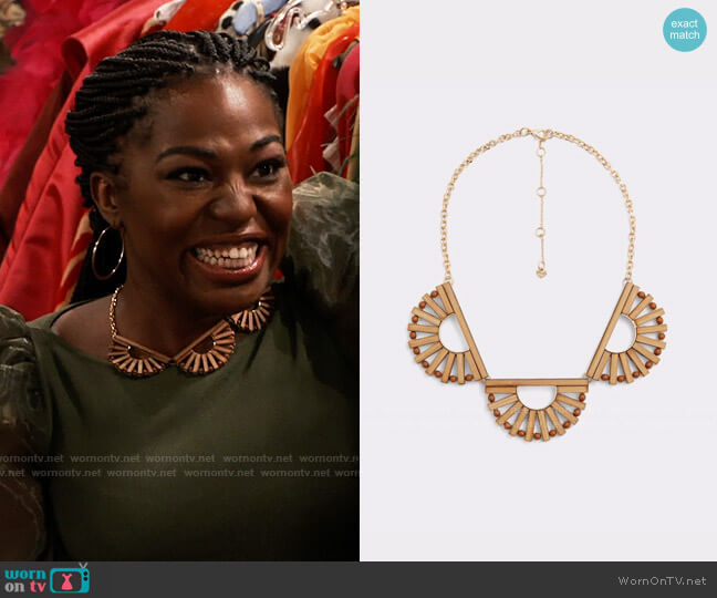 Aldo Chepalova Necklace worn by Harper (Laci Mosley) on iCarly