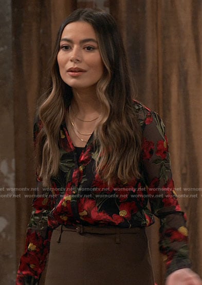 Carly's floral blouse and brown skirt on iCarly