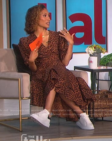 Elaine’s brown leopard print wrap dress on The Talk