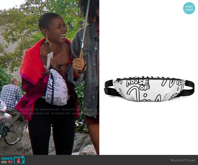 House of Field Belt Bag worn by Ella McFair (Andrea Bordeaux) on Run the World