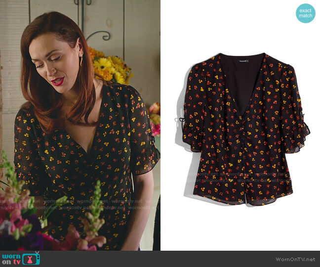 Silk Daylight Tie-Sleeve Top in Feline Floral by Madewell worn by Abigail Pershing (Sarah Power) on Good Witch