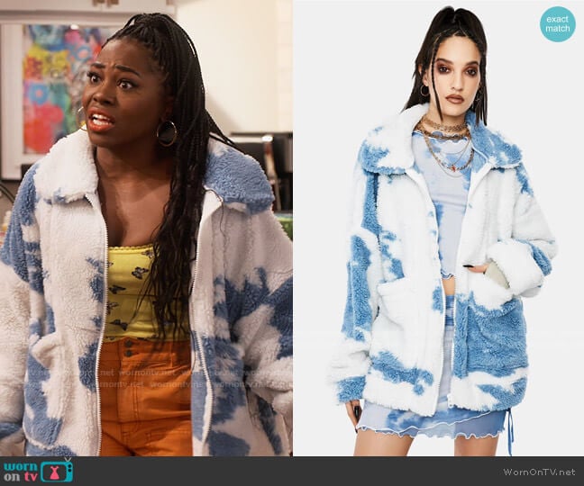 Jaded London Cloud Print Teddy Fleece Oversized Jacket worn by Harper (Laci Mosley) on iCarly