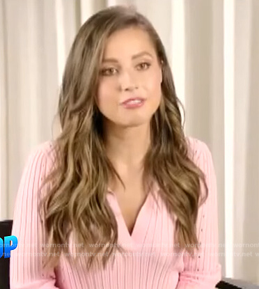 Katie Thurston’s pink  ribbed polo top on E! News Daily Pop