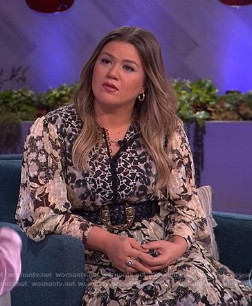 Kelly’s floral print tie waist dress on The Kelly Clarkson Show