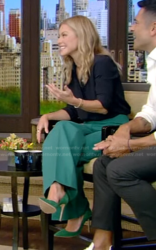 Kelly’s green wide-leg pants on Live with Kelly and Ryan