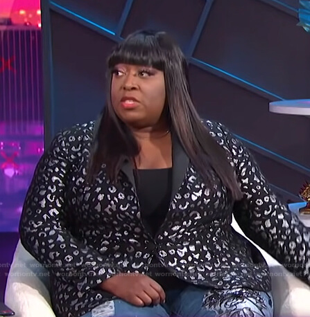 Loni’s metallic leopard blazer on E! News Nightly Pop