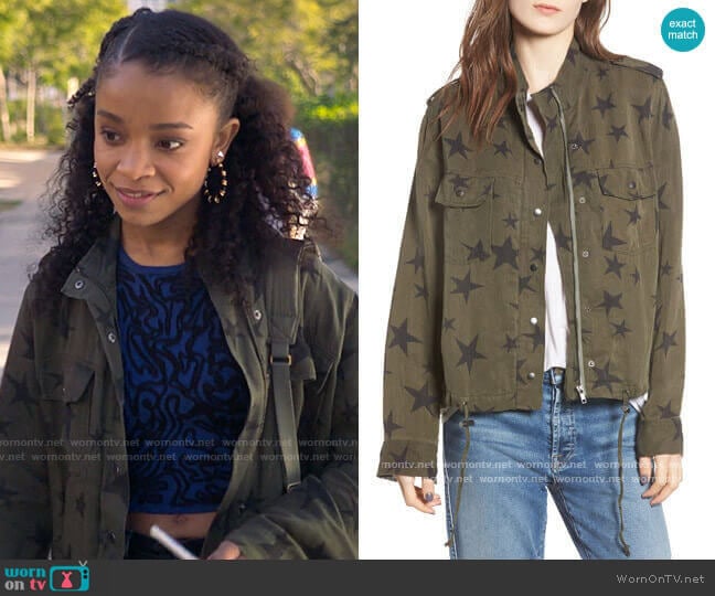 WornOnTV: Mia’s blue textured crop top and green star print jacket on ...