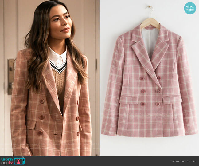 & Other Stories Relaxed Double Breasted Wool Blend Blazer worn by Carly Shay (Miranda Cosgrove) on iCarly