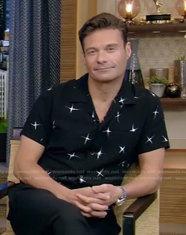 Ryan’s black star print shirt on Live with Kelly and Ryan